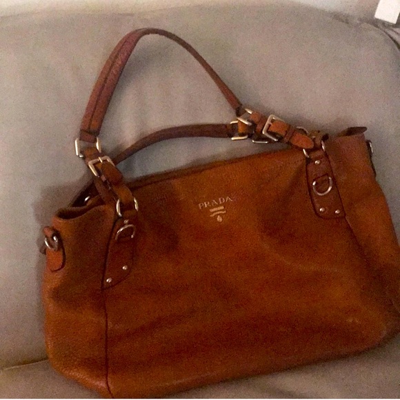 Prada purse - Picture 1 of 4